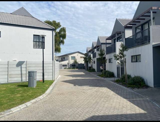 3 BEDROOM TOWNHOUSE FOR SALE IN KUILS RIVER SOUTH